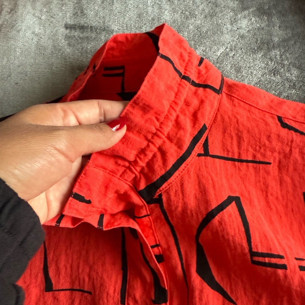 Ali Miles Red Printed Wire collar Button Down Top Size S Back Zipper 3/4 Sleeves - Picture 9 of 12